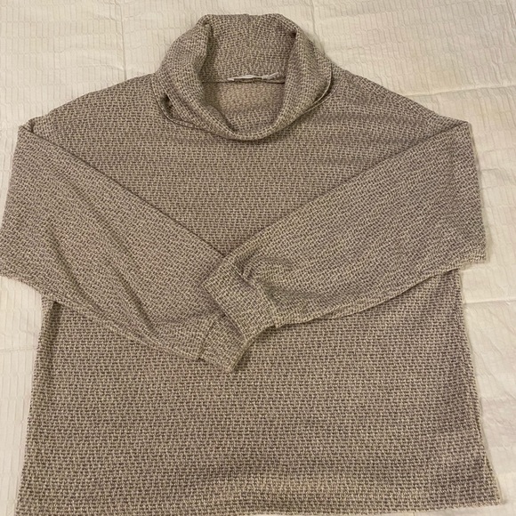 Cowl neck sweater Sz Medium - Picture 1 of 3